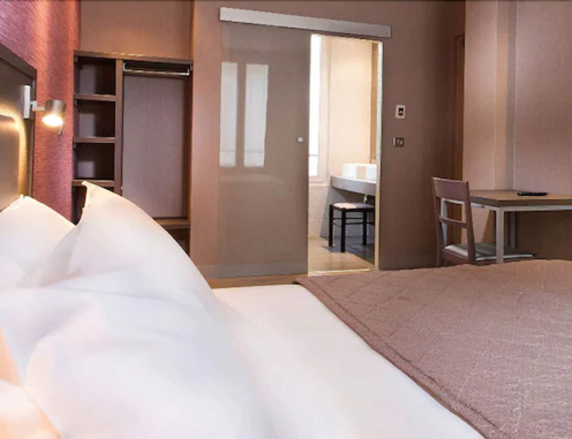 Hotel Des Pavillons Párizs Kültér fotó