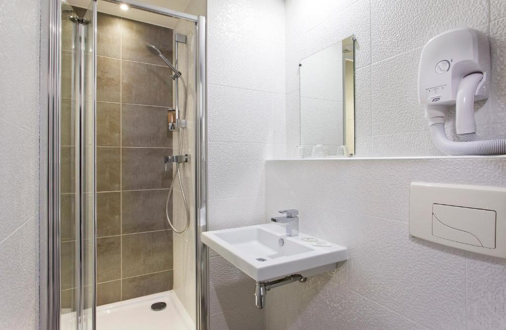 Hotel Des Pavillons Párizs Szoba fotó